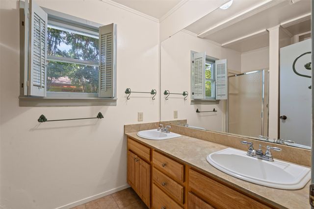106 Oakwood Drive, Keene, TX 76059