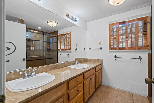 106 Oakwood Drive, Keene, TX 76059