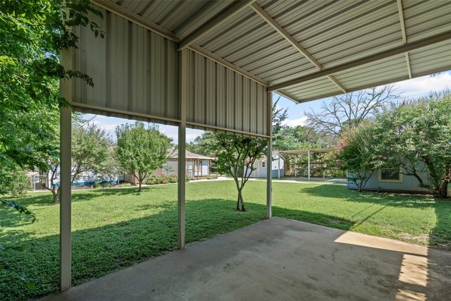106 Oakwood Drive, Keene, TX 76059