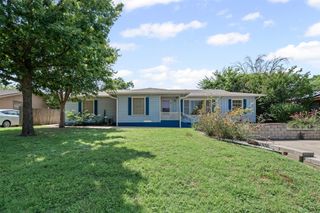 106 Oakwood Drive, Keene, TX 76059
