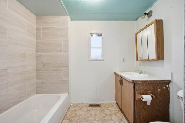 1300 W Branch Road, Northfield, IL 60093