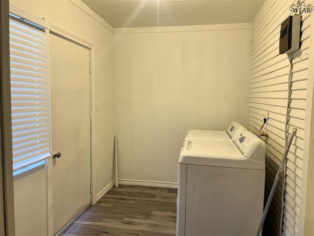 716 E CRAFTON STREET, Henrietta, TX 76365