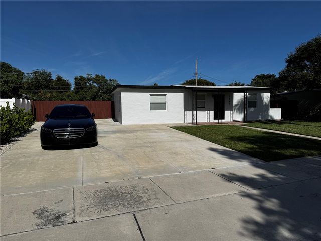 1847 NE 53rd St, Pompano Beach, FL 33064