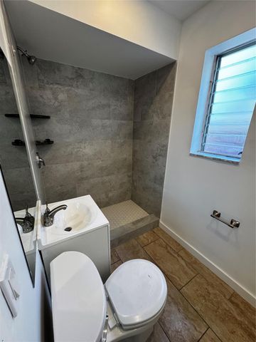 1847 NE 53rd St, Pompano Beach, FL 33064