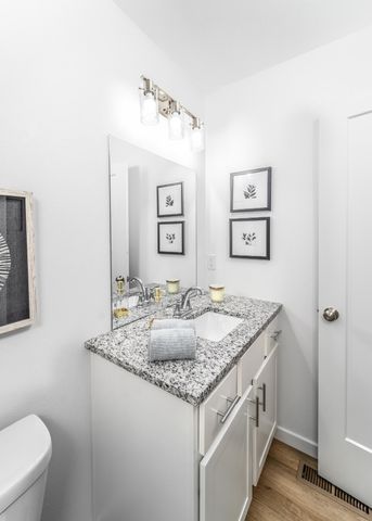 233 S Chesterfield Avenue, Rogersville, MO 65742