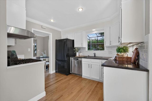3723 Alameda De Las Pulgas, Menlo Park, CA 94025