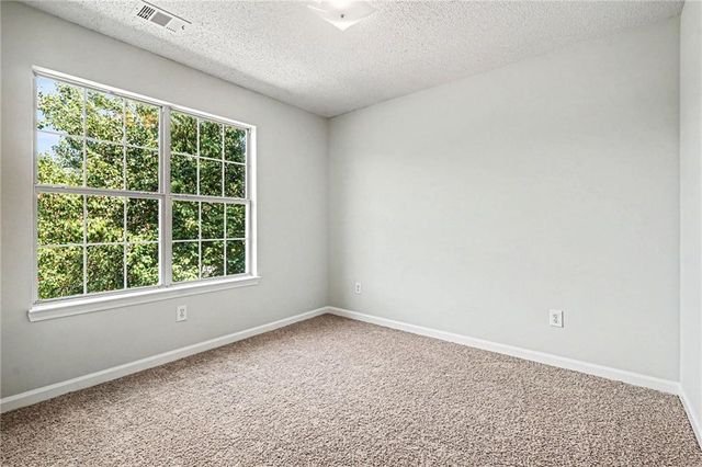 4967 Mckinley Drive, Lula, GA 30554