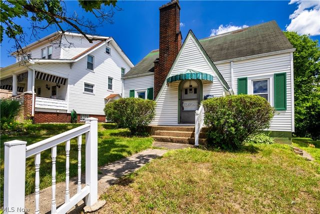 302 Cedar Avenue, Steubenville, OH 43952