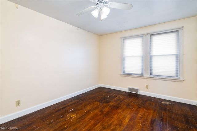 302 Cedar Avenue, Steubenville, OH 43952