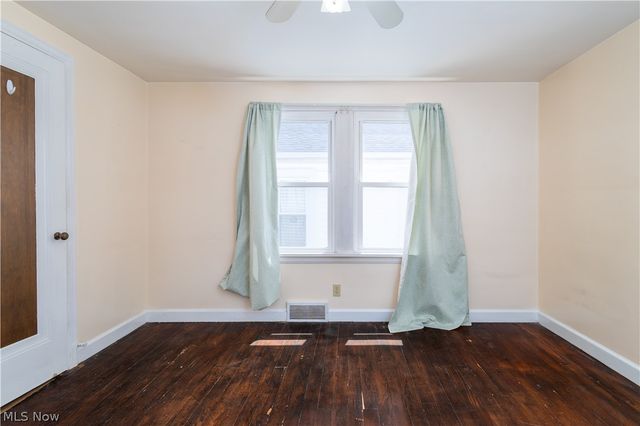 302 Cedar Avenue, Steubenville, OH 43952