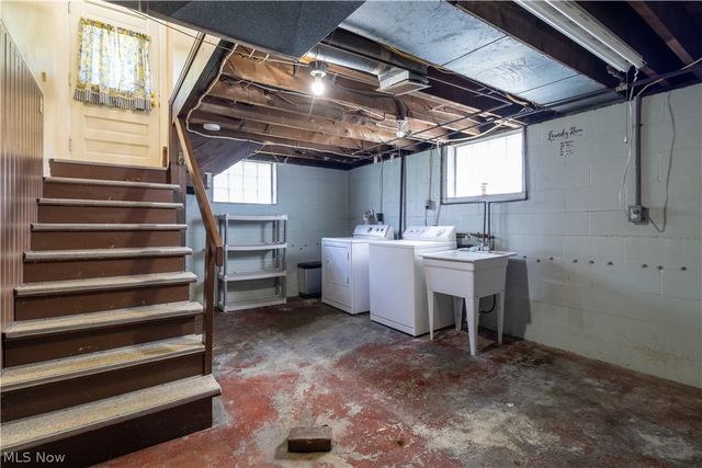 302 Cedar Avenue, Steubenville, OH 43952