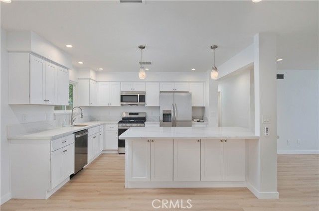 10533 Hillview, Chatsworth (los Angeles), CA 91311