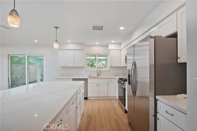 10533 Hillview, Chatsworth (los Angeles), CA 91311