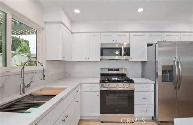 10533 Hillview, Chatsworth (los Angeles), CA 91311