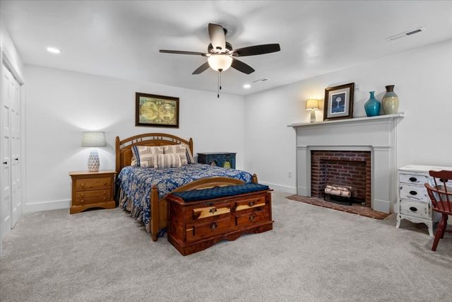 1030 Upper Creek Rd, Vanleer, TN 37181