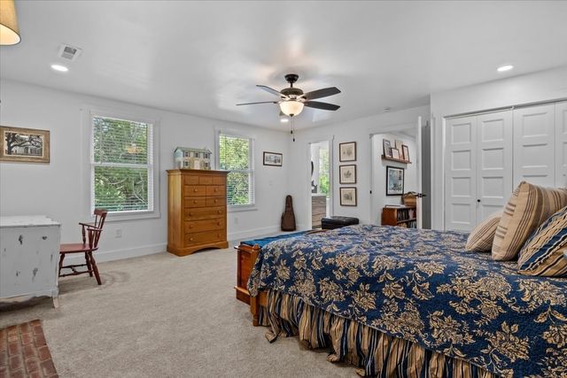 1030 Upper Creek Rd, Vanleer, TN 37181