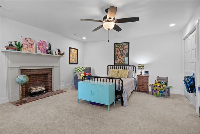 1030 Upper Creek Rd, Vanleer, TN 37181