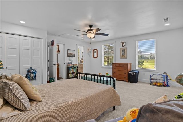 1030 Upper Creek Rd, Vanleer, TN 37181