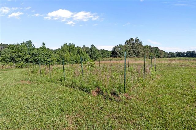 1030 Upper Creek Rd, Vanleer, TN 37181