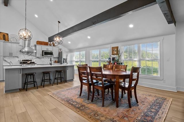 1030 Upper Creek Rd, Vanleer, TN 37181