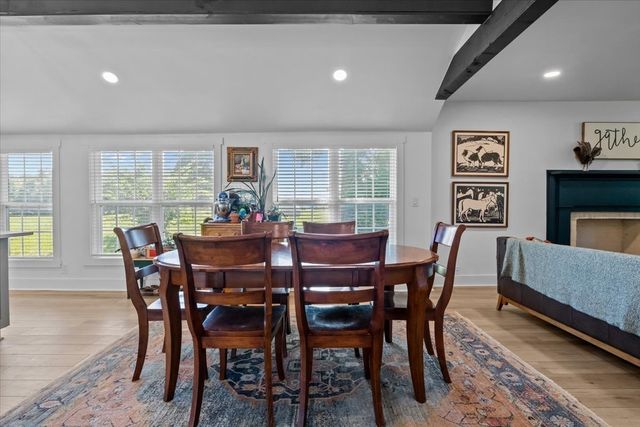 1030 Upper Creek Rd, Vanleer, TN 37181