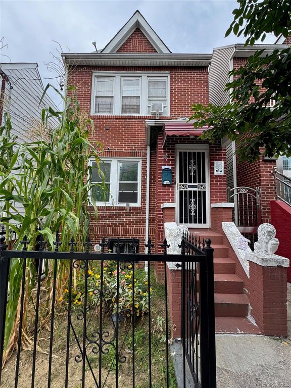 861 E 215th Street 1, Bronx, NY 10467