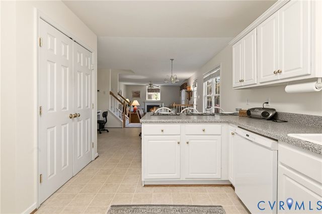 5343 Nairn Ln, Chester, VA 23831