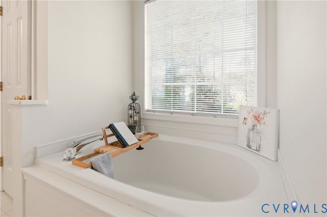 5343 Nairn Ln, Chester, VA 23831