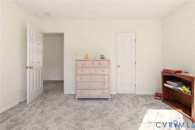 5343 Nairn Ln, Chester, VA 23831