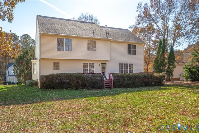 5343 Nairn Ln, Chester, VA 23831