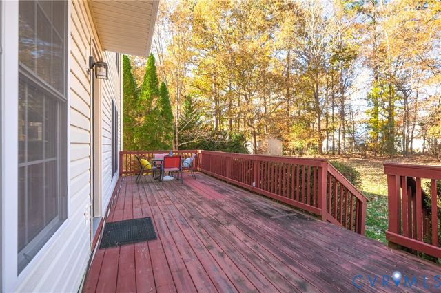 5343 Nairn Ln, Chester, VA 23831