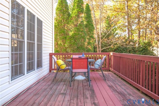 5343 Nairn Ln, Chester, VA 23831