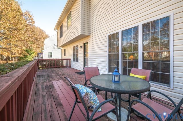 5343 Nairn Ln, Chester, VA 23831