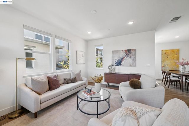 472 Diller St, Alameda, CA 94501