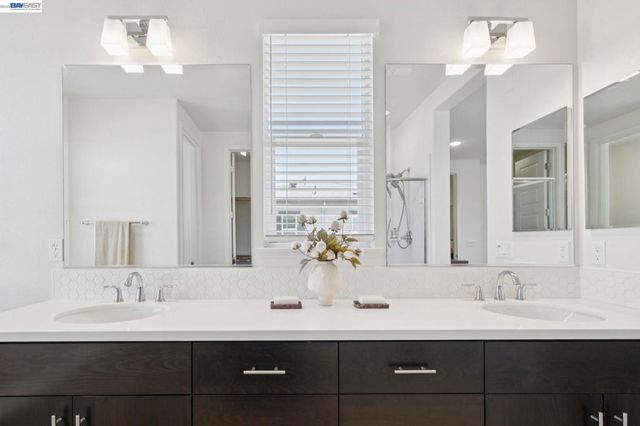 472 Diller St, Alameda, CA 94501