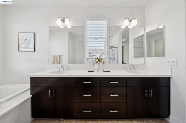 472 Diller St, Alameda, CA 94501