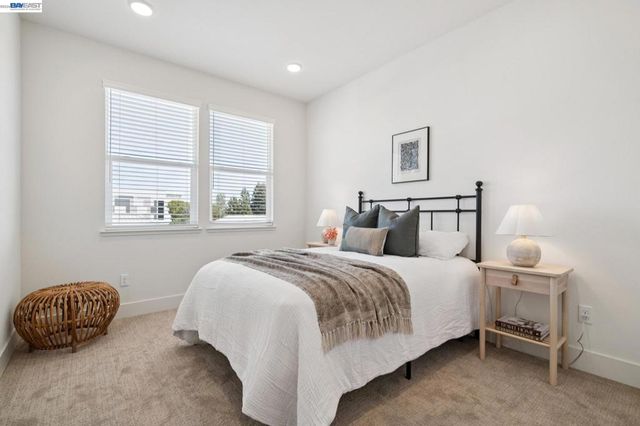 472 Diller St, Alameda, CA 94501