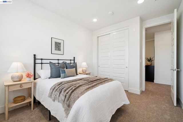 472 Diller St, Alameda, CA 94501