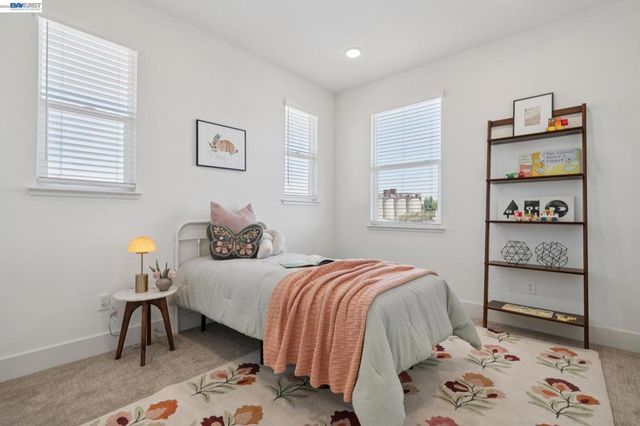 472 Diller St, Alameda, CA 94501