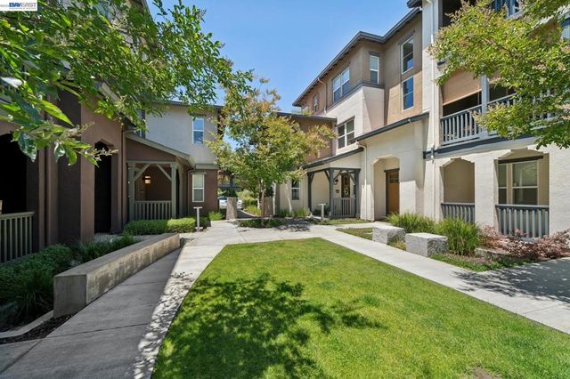 472 Diller St, Alameda, CA 94501