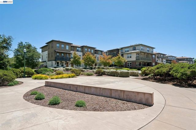 472 Diller St, Alameda, CA 94501