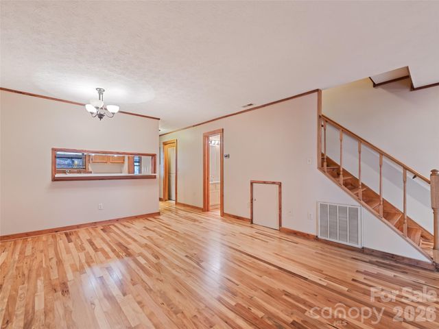 36 Mulberry Lane, Maggie Valley, NC 28751