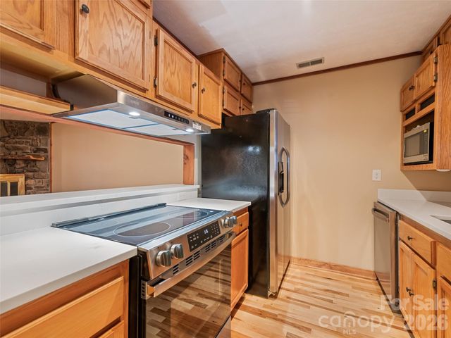 36 Mulberry Lane, Maggie Valley, NC 28751