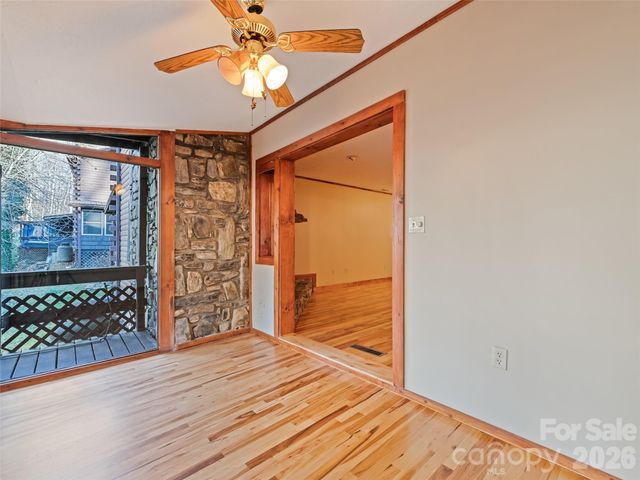 36 Mulberry Lane, Maggie Valley, NC 28751