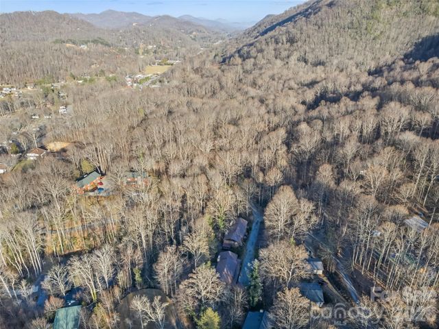 36 Mulberry Lane, Maggie Valley, NC 28751