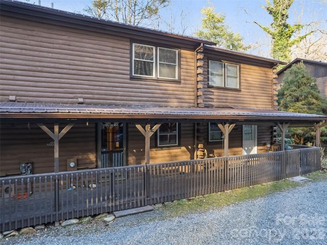 36 Mulberry Lane, Maggie Valley, NC 28751