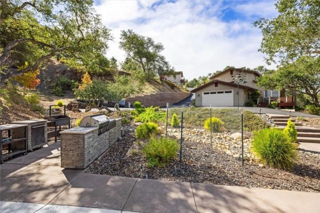 155 Moore Lane, Arroyo Grande, CA 93420