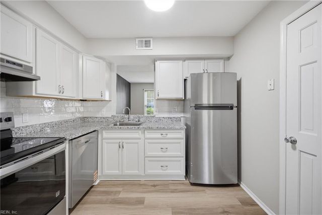 6229 Lippizan CIR, Virginia Beach, VA 23464