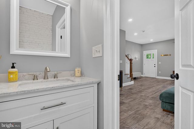 235 GREEN ST, Lancaster, PA 17602