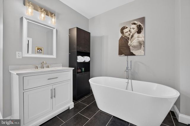 235 GREEN ST, Lancaster, PA 17602